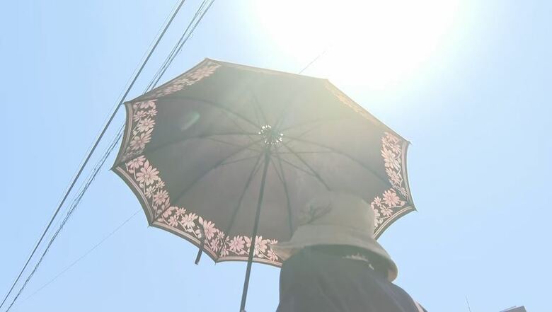 連日の厳しい暑さ…熱中症の疑いで11人搬送　飯田市南信濃36.3℃、上田36.1℃など県内3地点で猛暑日　あす19日も暑さは続く予想｜FNNプライムオンライン