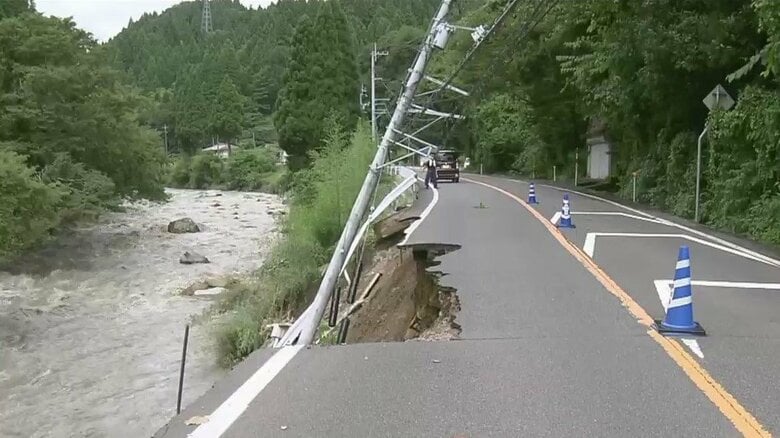 【台風7号】鳥取市で住民孤立続く　大雨被害で道路崩落…多くの爪痕　“集落への道”復旧のめどたたず｜FNNプライムオンライン
