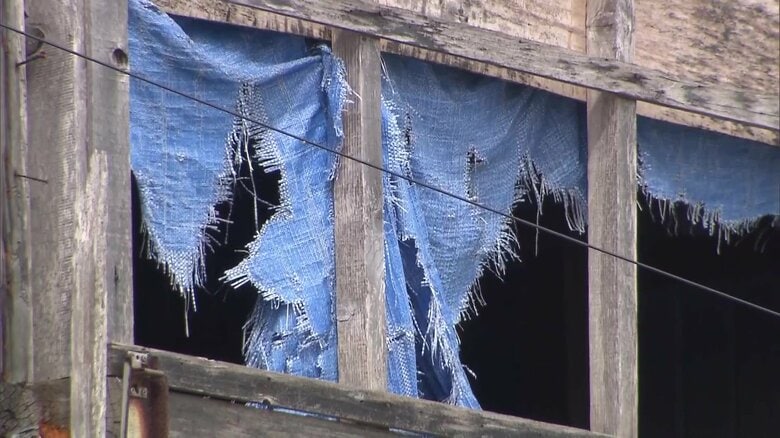 解体費払えずボロボロでも放置…各地で深刻化する空き家問題、税制巡る問題が足かせに 3年後には4戸に1戸が空き家との推計も|FNNプライムオンライン