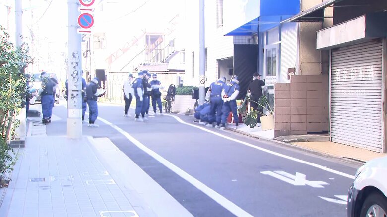 女性切りつけ男が逃走中…東京・世田谷区の路上で韓国籍の40歳女性が首切りつけられ意識不明の重体　凶器持って逃走の可能性｜FNNプライムオンライン