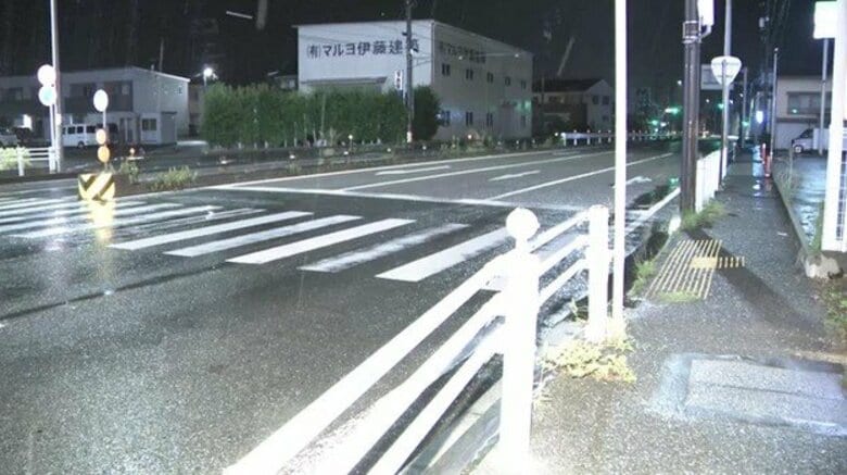 夜の信号交差点で衝突…15歳の高校生が外国人男性が運転する乗用車にはねられ死亡 警察がドラレコ等から状況調べる｜FNNプライムオンライン