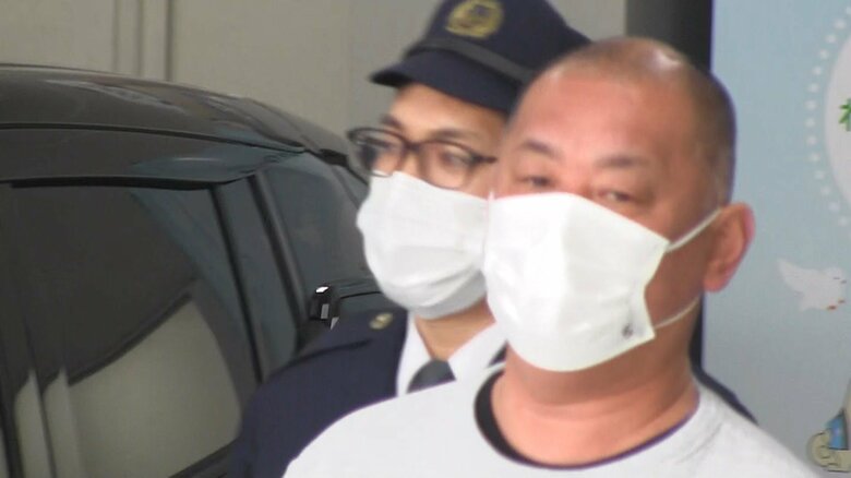 送検される李在成容疑者(58)(14日午前 野方署)