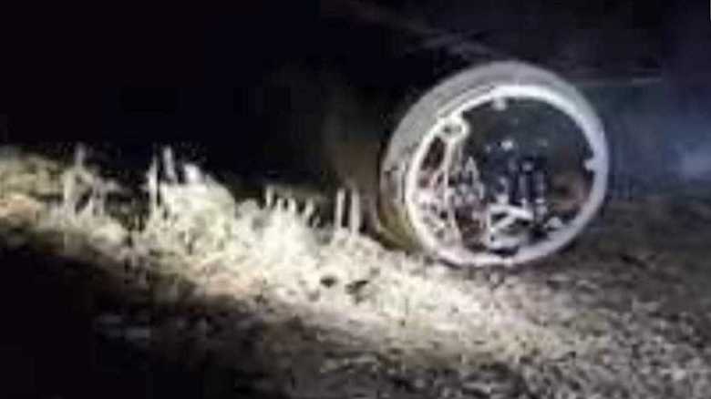 イランからの発射されたミサイルの破片とみられる画像(ツイッターより)