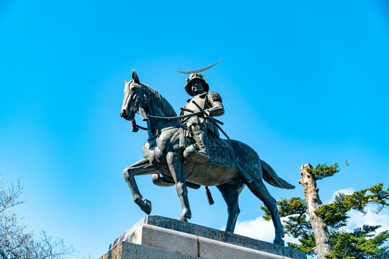 仙台藩の藩祖・伊達政宗の公騎馬像