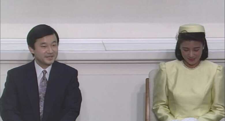 婚約会見での天皇皇后両陛下（1993年1月）