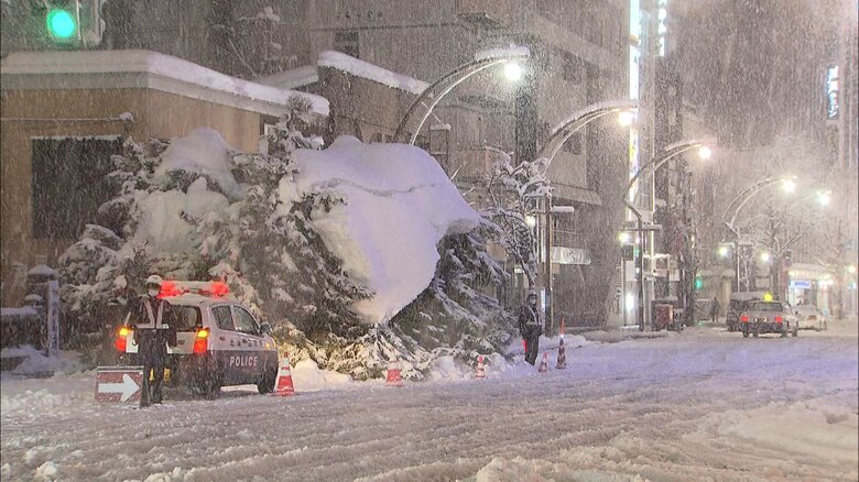 暴風雪の北海道 中札内77cm 札幌28cm 停電3400戸 避難所を開設予定も JR"立ち往生"