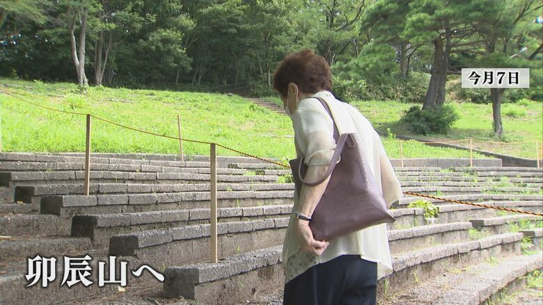 卯辰山の石段を登る西村さん