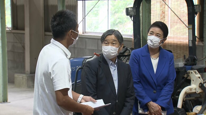 サツマイモ加工場を視察される　10月8日