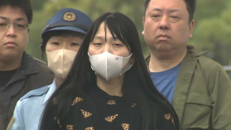 妻の真衣容疑者（25）