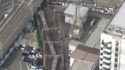 「ずっと止まってて学校行けへん」近鉄京都線の京都駅で始発列車が脱線　京都～上鳥羽口間で運転再開のメド立たず　乗客約30人は徒歩で京都駅へ