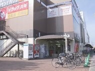 スーパーで弁当など万引き…声をかけた女性警備員に暴行を加え商品持ったまま徒歩で逃走 60代位で身長約165cm