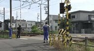 踏切内でうずくまる…80代位の男性が回送電車にはねられ死亡 現場からは自転車も見つかる 一時運転見合わせ