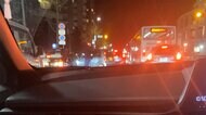 【独自】警察振り切りバックで暴走 車に次々衝突 女2人乗車か