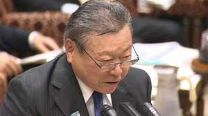 汗だくの国会答弁にたびたびの失言…桜田五輪担当相の人物像に迫る