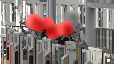 警笛・怒声…中目黒駅に殺到する“危険撮影” 目黒川の花見自粛も原因?撮影者に聞く「ホームで撮影する理由」