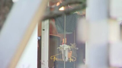 悲鳴聞いた父親が通報…果物ナイフで母親を刺して殺害しようとしたか 33歳無職の男を殺人未遂容疑で逮捕