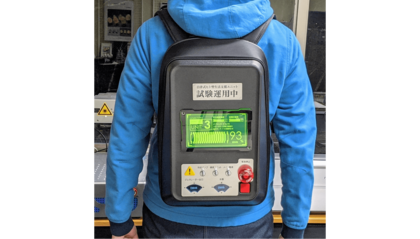 緊急停止ボタンがリアルな「アンドロイドになれるリュック」が話題…“中二心”をくすぐる機能を投稿者に聞いた