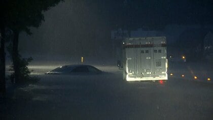 台風25号　首都圏が暴風域に入る　「ここまでとは…」5連休を直撃　各地で道路冠水・土砂崩れ相次ぐ