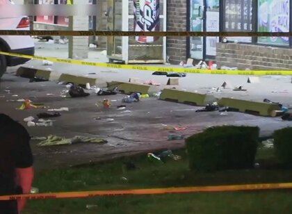 「奴隷制廃止」記念日祝うイベントで…走行してきた車の助手席から発砲　23人死傷　米・イリノイ州