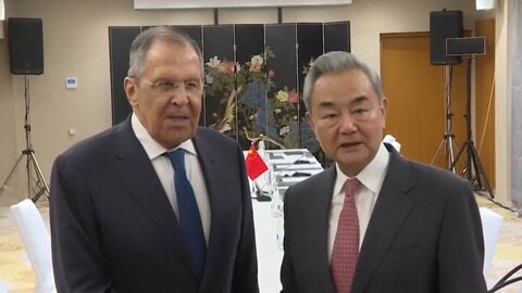 中国・王毅外相「日本の再軍備を許してはならない」ロシアのラブロフ外相と会談　連携して日本をけん制か