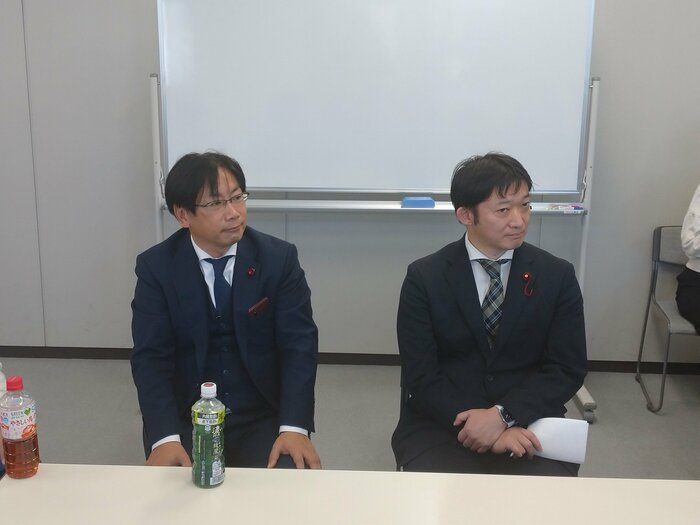 丹沢卓久 市議(左)と長沼滋雄 市議(右)