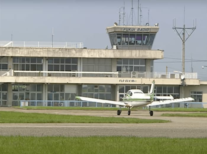 福井空港の利用者はグライダーと小型機だけに