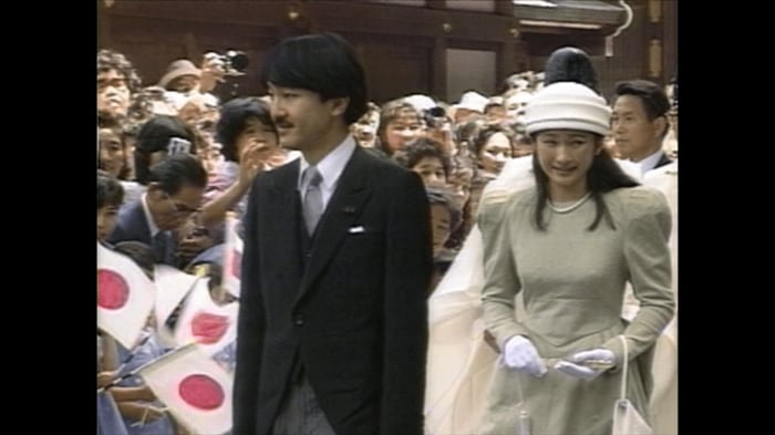 平成2年(1990年)7月 伊勢神宮に結婚の報告をされる秋篠宮ご夫妻