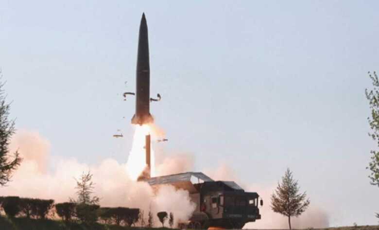 米国防総省が「弾道ミサイル」と断定  北朝鮮メディア発表の画像には“新型兵器”の姿も｜FNNプライムオンライン