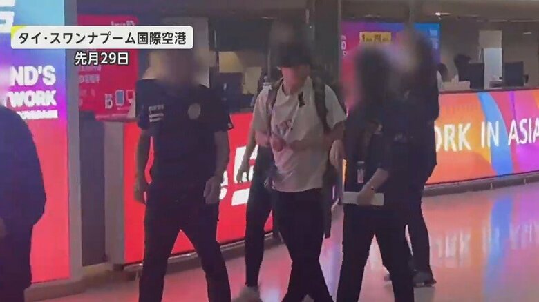 【独自】空港で警察官らに取り囲まれる男　「手伝ってほしいと言われた」覚醒剤を販売目的で密輸しようとした疑いで逮捕　タイでは「死刑」に｜FNNプライムオンライン