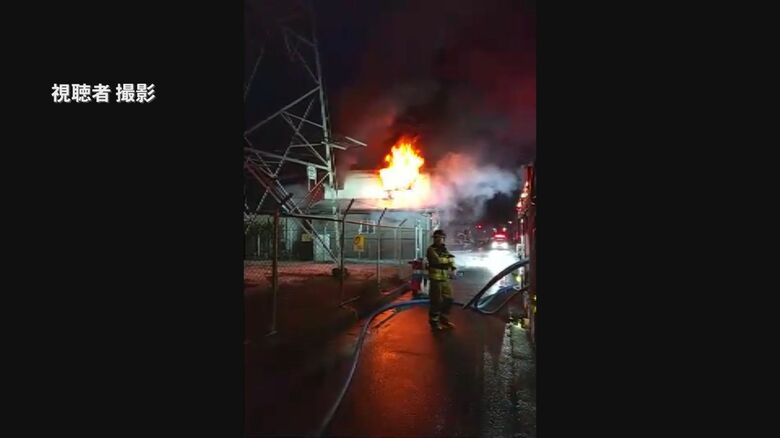 日出町の住宅火災　焼け跡から見つかった遺体は住人の女性（83）と判明　大分｜FNNプライムオンライン