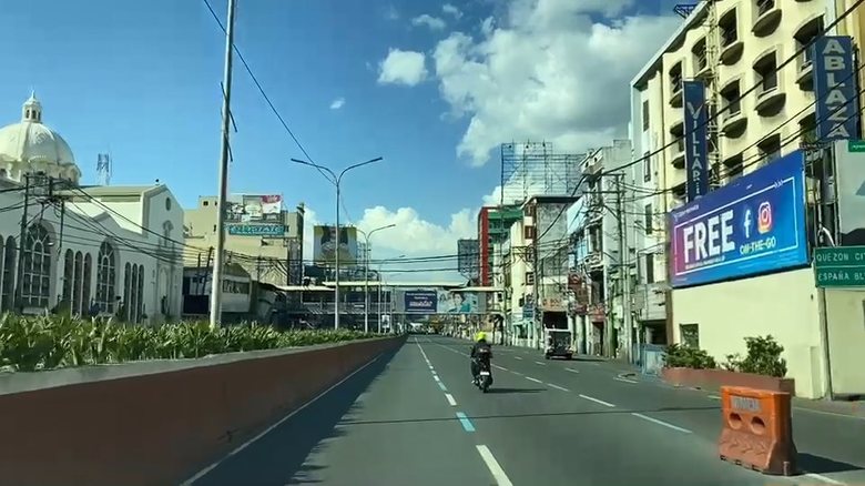 外出制限措置が出ているマニラ市内 車の通りはほとんどない