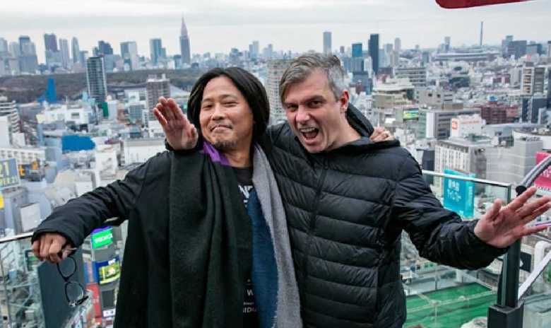 三浦氏とUnderworldの元メンバーでDJのDarren Emerson氏