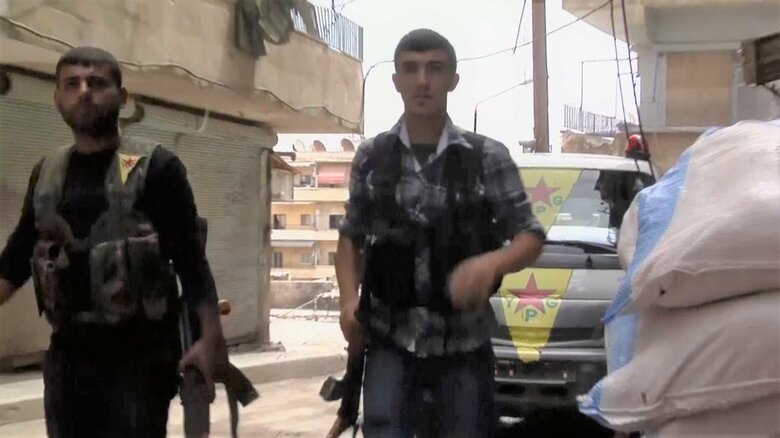 シリア人民防衛隊（YPG）の戦闘員（シリア・アレッポ 2013年）