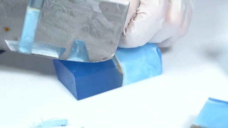 宝石石鹸の制作工程