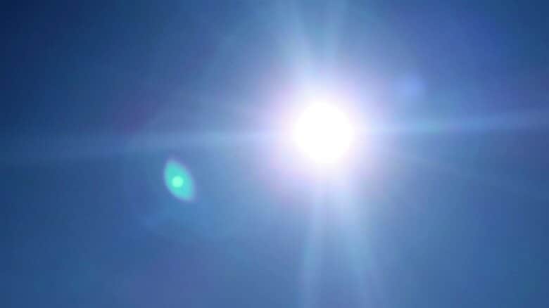 太陽はエネルギーを放射している（画像はイメージ）