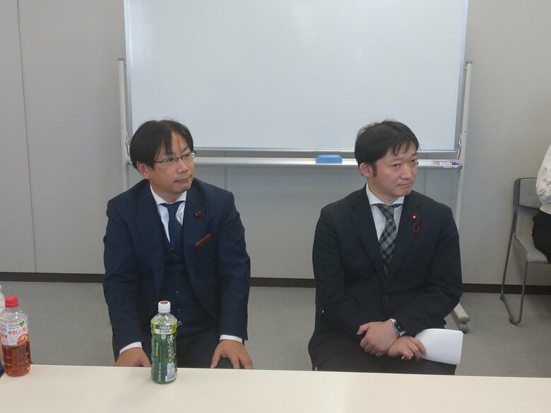 丹沢卓久 市議（左）と長沼滋雄 市議（右）