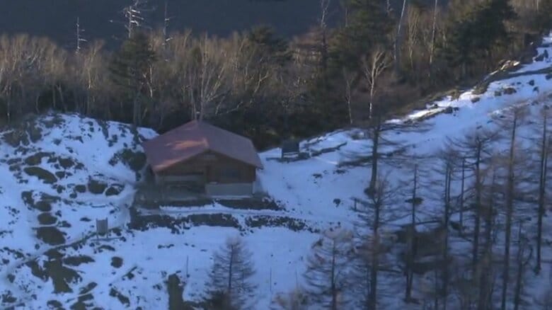 警察とメディアが雲取山に殺到したが、当日は見つからず