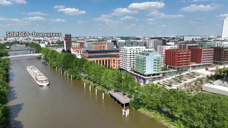 セーヌ川沿いにある選手村