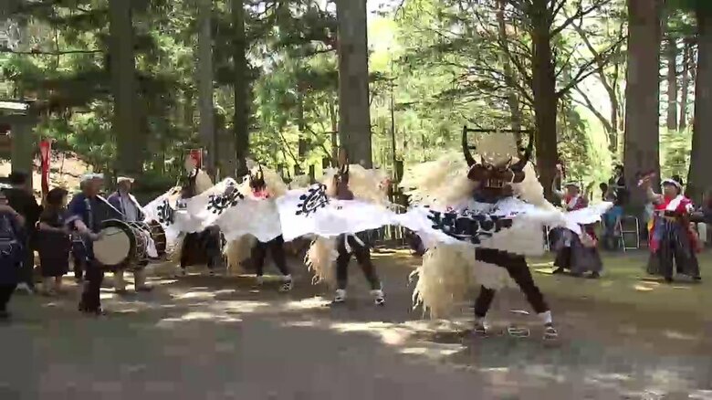 岩手・遠野市の郷土芸能「シシ踊り」