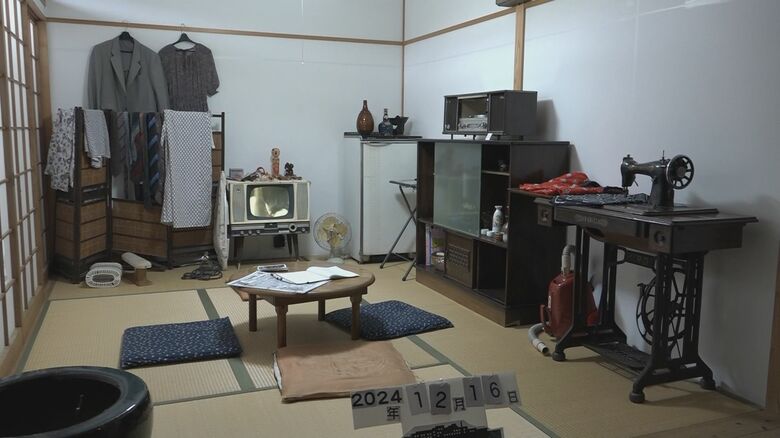 当時の暮らしの様子を再現した6畳の部屋