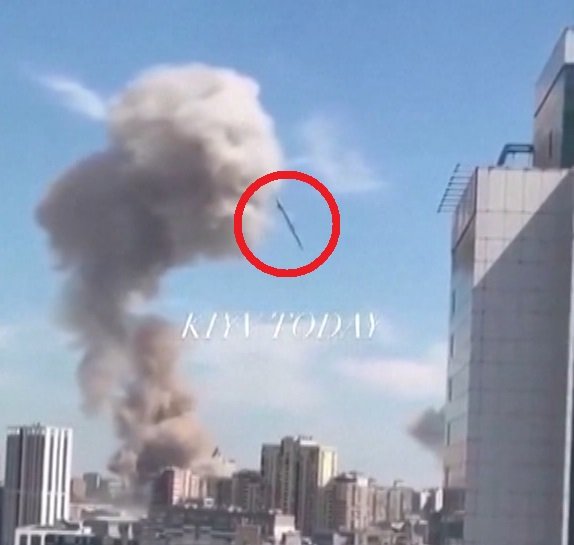 ウクライナの首都キーウにダイブするKh-101巡航ミサイル(2024年7月)