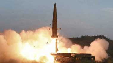 金正恩氏「新型戦術誘導兵器」視察 北朝鮮メディア報じる