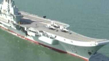 中国海軍空母「遼寧」が太平洋進出 トランプ次期政権へのけん制か