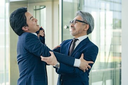 カスハラ、直近1年で企業の15.7%が被害「あり」 対個人取り引きの 『小売』で3社に1社が経験