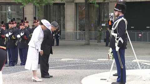 天皇皇后両陛下がオランダで戦没者を慰霊　約1分間の黙祷　戦争の歴史に向き合われる