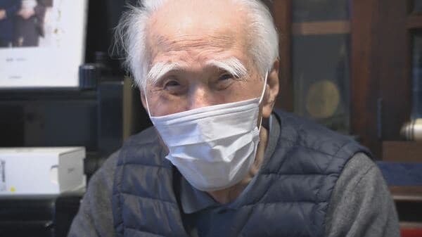 村山富市元総理が3月3日で100歳に 100年分の新聞記事プレゼントに笑顔