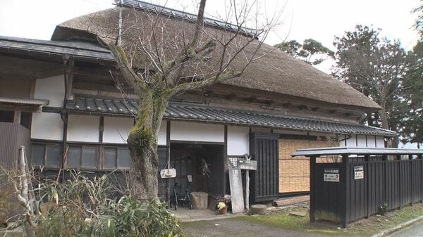 茅葺き屋根修繕に費用・手間かかるも… “古民家”保存で広がる輪 地域の