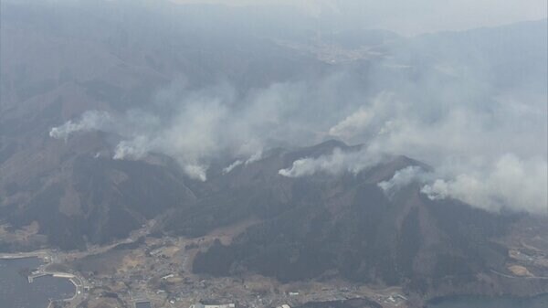 【中継】住宅地に火の手迫る…岩手・大船渡の山火事で約2100ha焼失 発生6日目も拡大止まらず約4600人に避難指示【中継】住宅地に火の手迫る…岩手・大船渡の山火事で約2100ha焼失 発生6日目も拡大止まらず約4600人に避難指示