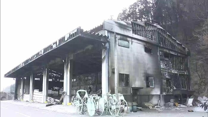 綾里漁協の倉庫が全焼、被害額は少なくとも7億円