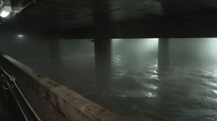 雪を溶かすための巨大なプール